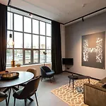 아파트 Hilversum City Apartments 힐베르쉼